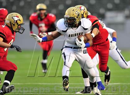 Thumbnail 3 in Central Catholic vs. Santa Fe Christian (CIF State D4 Final) photogallery.