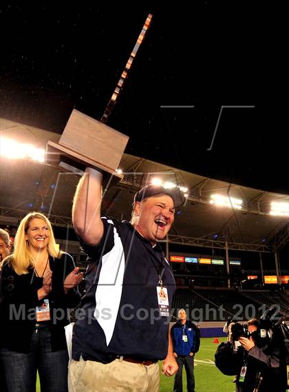 Thumbnail 2 in Central Catholic vs. Santa Fe Christian (CIF State D4 Final) photogallery.