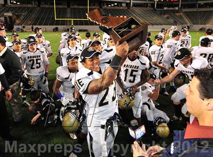Thumbnail 1 in Central Catholic vs. Santa Fe Christian (CIF State D4 Final) photogallery.