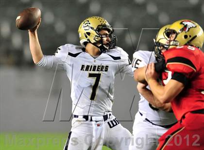 Thumbnail 2 in Central Catholic vs. Santa Fe Christian (CIF State D4 Final) photogallery.