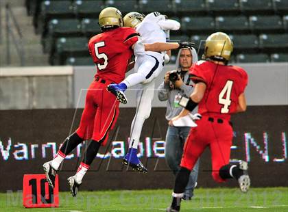 Thumbnail 3 in Central Catholic vs. Santa Fe Christian (CIF State D4 Final) photogallery.