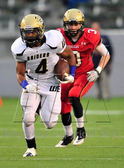 Thumbnail 1 in Central Catholic vs. Santa Fe Christian (CIF State D4 Final) photogallery.