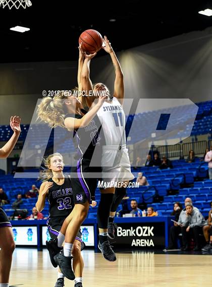 Thumbnail 2 in Sylvan Hills vs. Mt. St. Mary Academy photogallery.