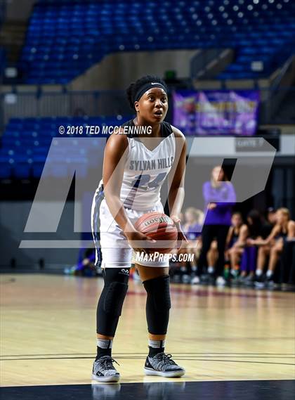 Thumbnail 2 in Sylvan Hills vs. Mt. St. Mary Academy photogallery.