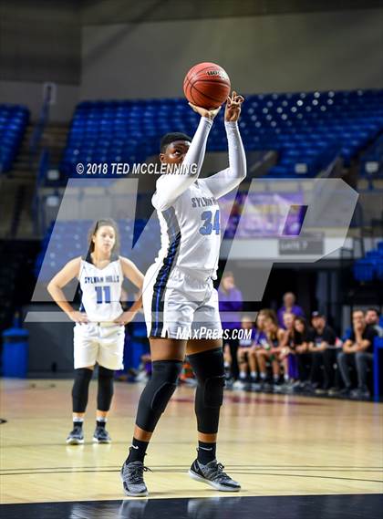 Thumbnail 3 in Sylvan Hills vs. Mt. St. Mary Academy photogallery.