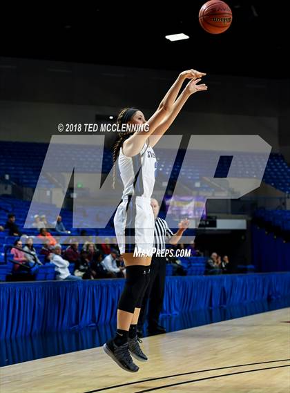 Thumbnail 3 in Sylvan Hills vs. Mt. St. Mary Academy photogallery.