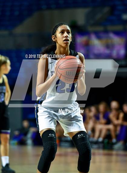 Thumbnail 3 in Sylvan Hills vs. Mt. St. Mary Academy photogallery.