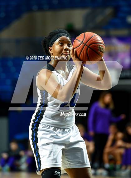 Thumbnail 3 in Sylvan Hills vs. Mt. St. Mary Academy photogallery.