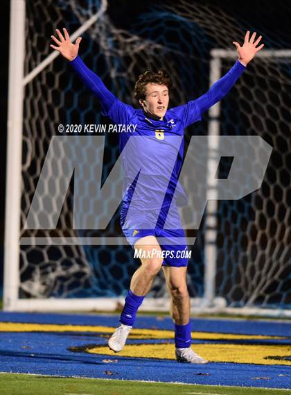 Thumbnail 2 in New Milford @ Newtown (SWC North Final) photogallery.