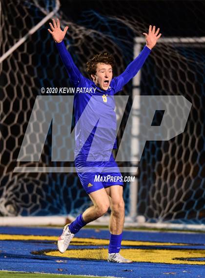 Thumbnail 1 in New Milford @ Newtown (SWC North Final) photogallery.