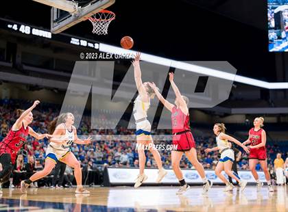 Thumbnail 2 in Lipan vs Gruver (UIL 3A Basketball State final) photogallery.