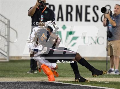 Thumbnail 1 in Mallard Creek vs. Zebulon B. Vance (Charlotte Kickoff Showcase) photogallery.