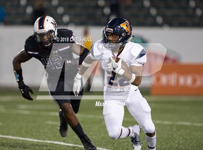 Thumbnail 1 in Mallard Creek vs. Zebulon B. Vance (Charlotte Kickoff Showcase) photogallery.