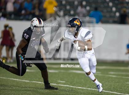 Thumbnail 1 in Mallard Creek vs. Zebulon B. Vance (Charlotte Kickoff Showcase) photogallery.