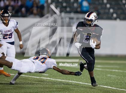 Thumbnail 2 in Mallard Creek vs. Zebulon B. Vance (Charlotte Kickoff Showcase) photogallery.