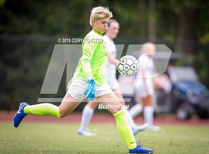 Thumbnail 2 in Episcopal @ Holton-Arms photogallery.