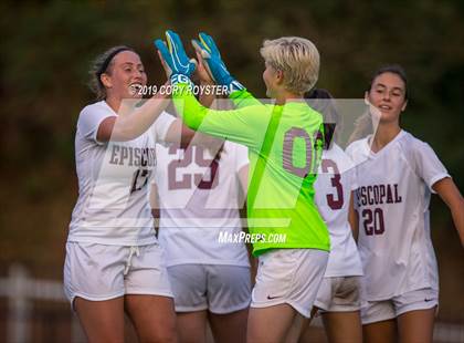 Thumbnail 2 in Episcopal @ Holton-Arms photogallery.