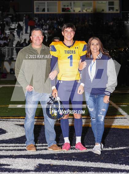 Thumbnail 2 in Antelope @ Inderkum photogallery.