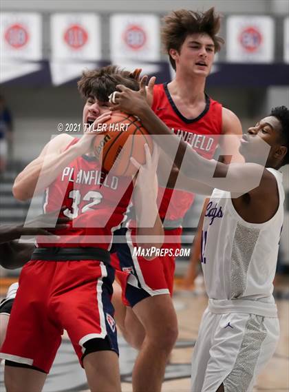 Thumbnail 3 in Plainfield @ Brownsburg (Sneakers for Santa Shootout) photogallery.