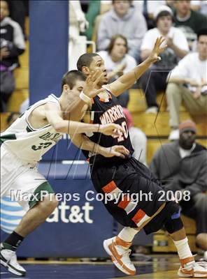 Thumbnail 1 in De La Salle vs. McClymonds (MLK Classic) photogallery.