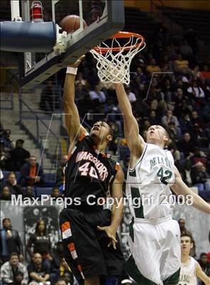 Thumbnail 1 in De La Salle vs. McClymonds (MLK Classic) photogallery.