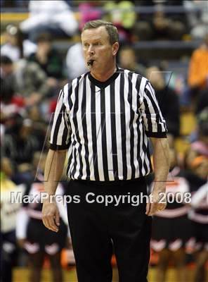 Thumbnail 1 in De La Salle vs. McClymonds (MLK Classic) photogallery.