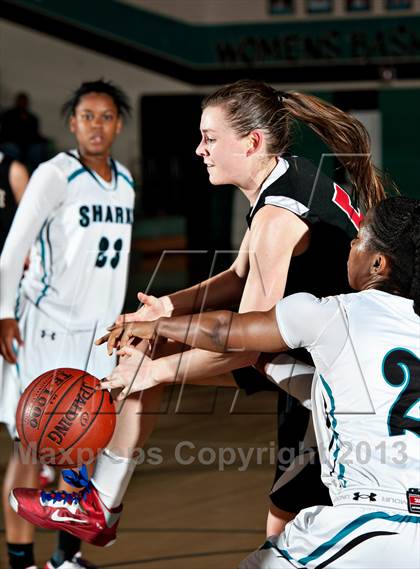 Thumbnail 1 in San Clemente @ Santiago (CIF SS D1AA Playoffs) photogallery.