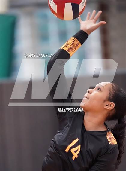 Thumbnail 2 in The Academy of the Holy Cross vs. Bishop McNamara (Tiger Paws Invitational) photogallery.