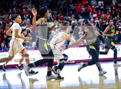 Thumbnail 2 in Judson vs. DeSoto (UIL 6A Final) photogallery.