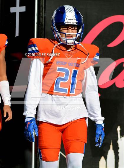 Thumbnail 3 in Bishop Gorman vs. Liberty (NIAA Class 4A Final) photogallery.