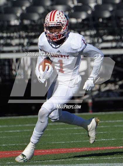 Thumbnail 2 in Bishop Gorman vs. Liberty (NIAA Class 4A Final) photogallery.