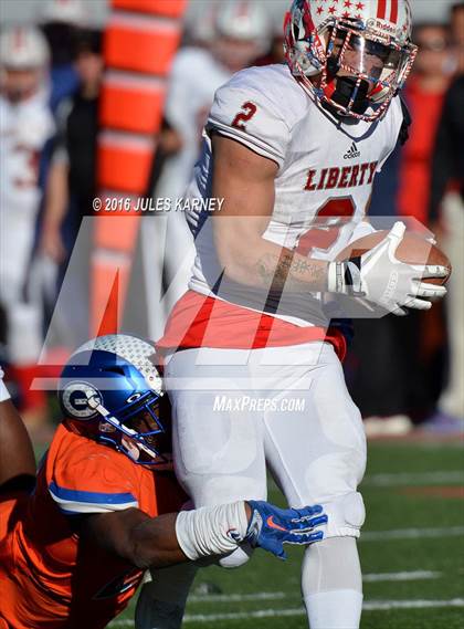 Thumbnail 3 in Bishop Gorman vs. Liberty (NIAA Class 4A Final) photogallery.