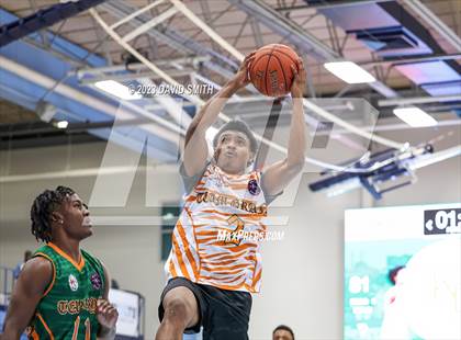 Thumbnail 1 in Metro Sports KC All-Star Game photogallery.