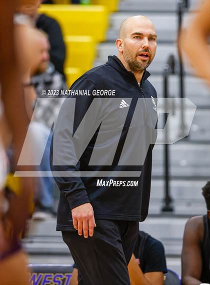 Thumbnail 3 in Bellevue East vs. Bellevue West (Metro Tournament) photogallery.