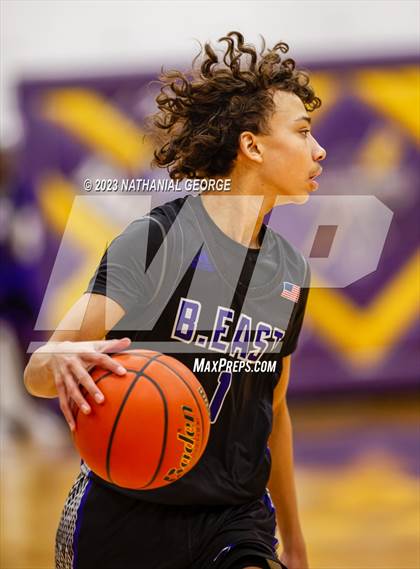 Thumbnail 1 in Bellevue East vs. Bellevue West (Metro Tournament) photogallery.