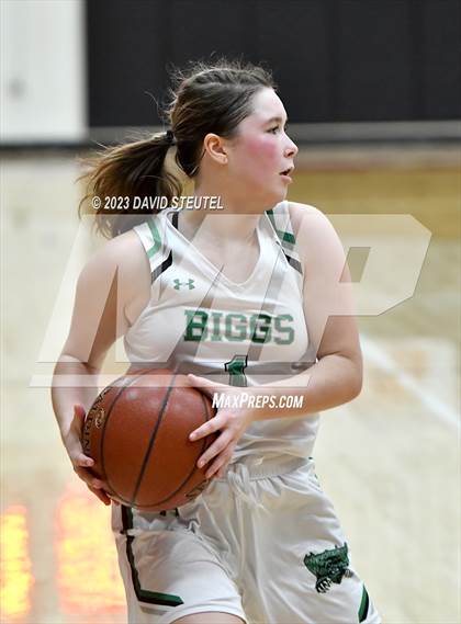 Thumbnail 3 in Rio Linda vs. Biggs (Love of the Game) photogallery.