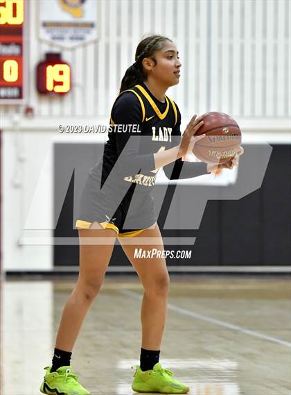 Thumbnail 1 in Rio Linda vs. Biggs (Love of the Game) photogallery.