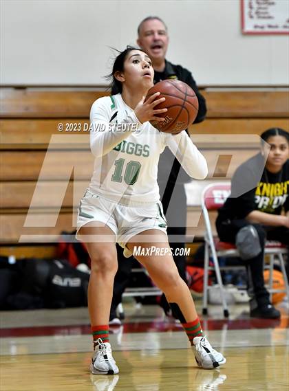 Thumbnail 2 in Rio Linda vs. Biggs (Love of the Game) photogallery.