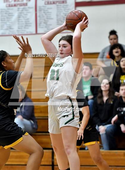 Thumbnail 3 in Rio Linda vs. Biggs (Love of the Game) photogallery.