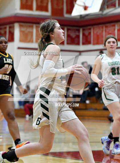 Thumbnail 3 in Rio Linda vs. Biggs (Love of the Game) photogallery.