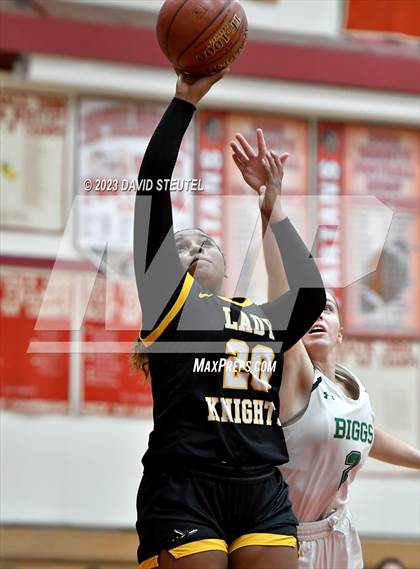Thumbnail 2 in Rio Linda vs. Biggs (Love of the Game) photogallery.