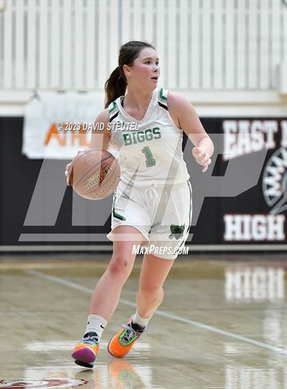 Thumbnail 1 in Rio Linda vs. Biggs (Love of the Game) photogallery.