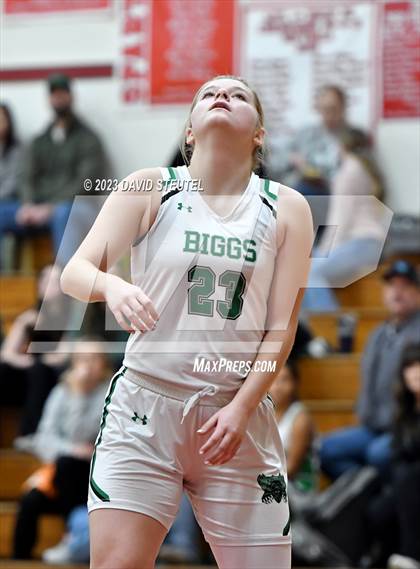 Thumbnail 1 in Rio Linda vs. Biggs (Love of the Game) photogallery.