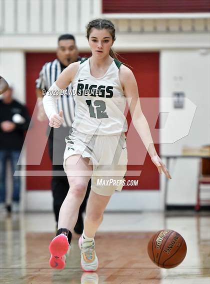 Thumbnail 2 in Rio Linda vs. Biggs (Love of the Game) photogallery.