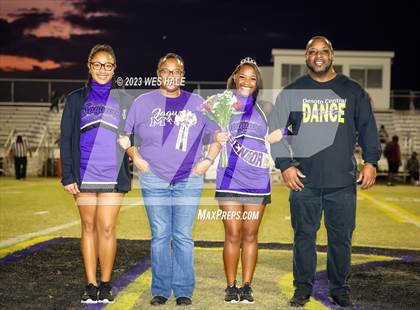 Thumbnail 1 in DeSoto Central (Senior Night) photogallery.