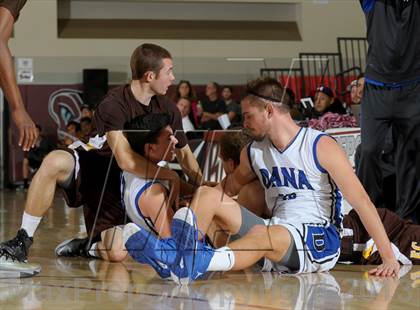Thumbnail 2 in Dana Hills vs. El Camino (MaxPreps Holiday Classic) photogallery.