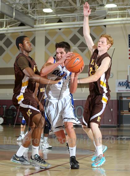 Thumbnail 2 in Dana Hills vs. El Camino (MaxPreps Holiday Classic) photogallery.