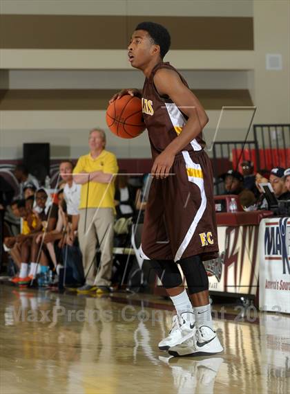 Thumbnail 1 in Dana Hills vs. El Camino (MaxPreps Holiday Classic) photogallery.