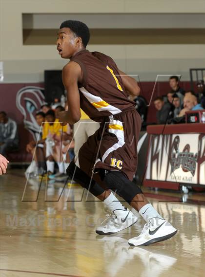 Thumbnail 2 in Dana Hills vs. El Camino (MaxPreps Holiday Classic) photogallery.
