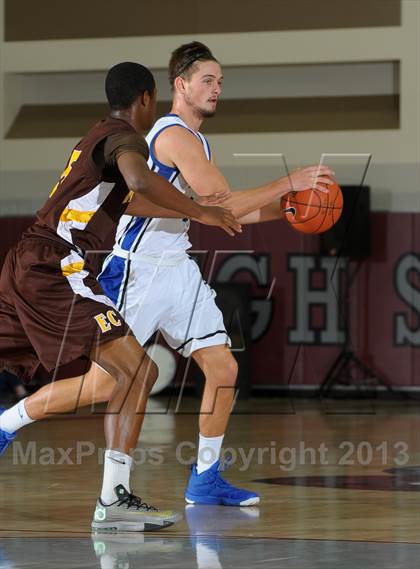 Thumbnail 3 in Dana Hills vs. El Camino (MaxPreps Holiday Classic) photogallery.